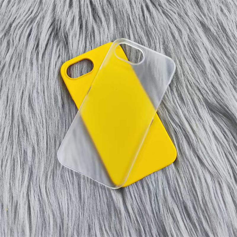 Proste, ultracienkie, matowe,  – Matte Hard Pc Back Case recenzja i cena